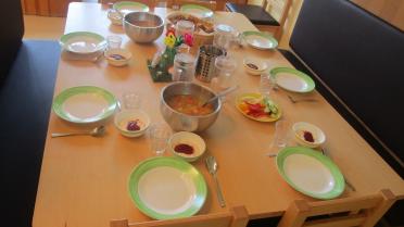 gedeckter Tisch in Kita