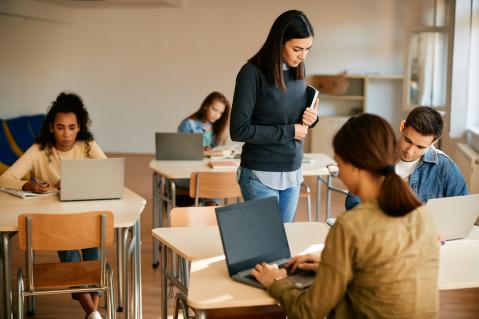 Neues E-Learning zum Bildungsort Mahlzeit für angehende Erzieherinnen und Erzieher